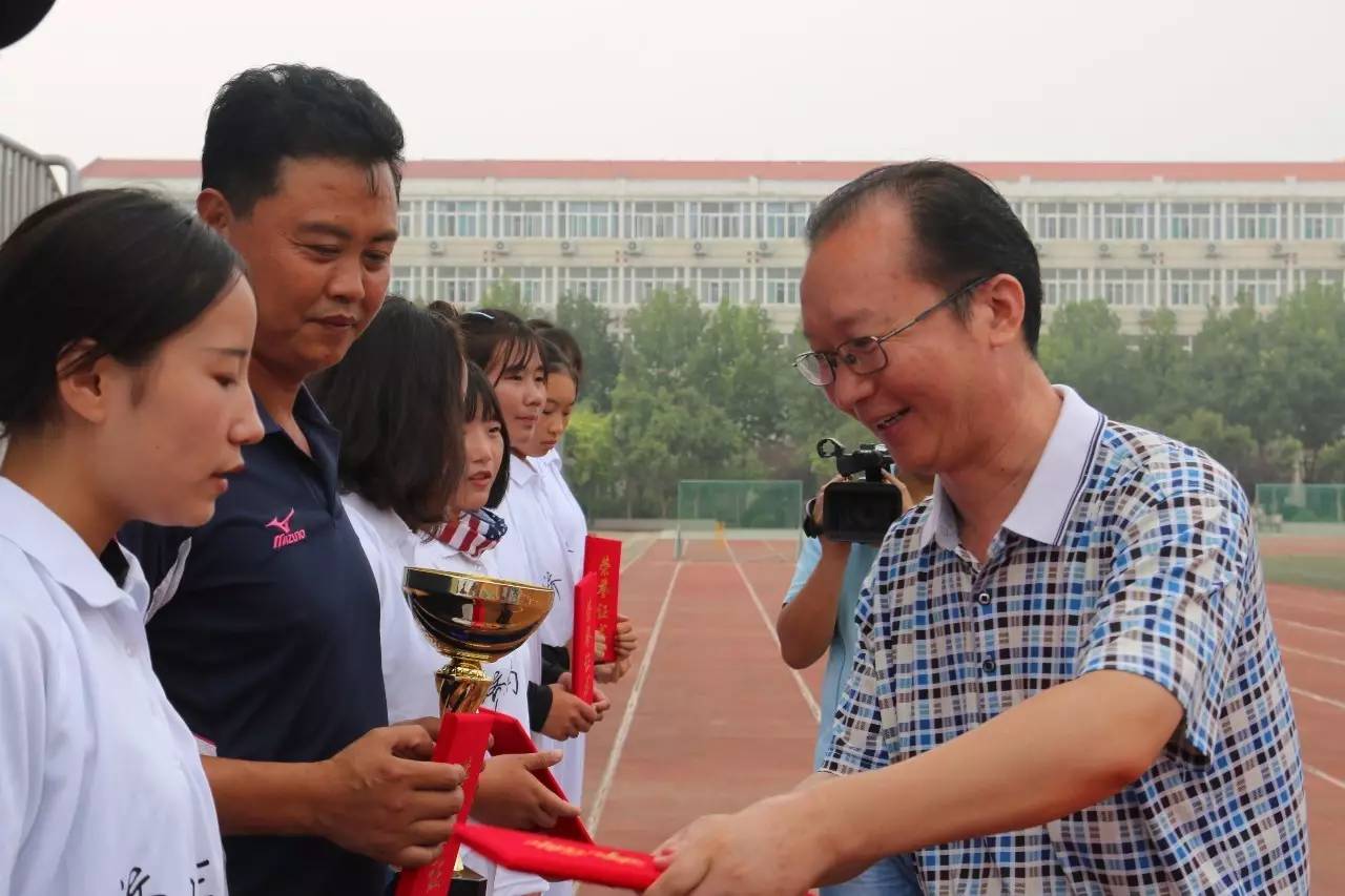 亚博-关于板球锦标赛上演强强对话，岭东貔貅队绝杀东海灰熊队，多点开花奏效；边路成突破口的信息