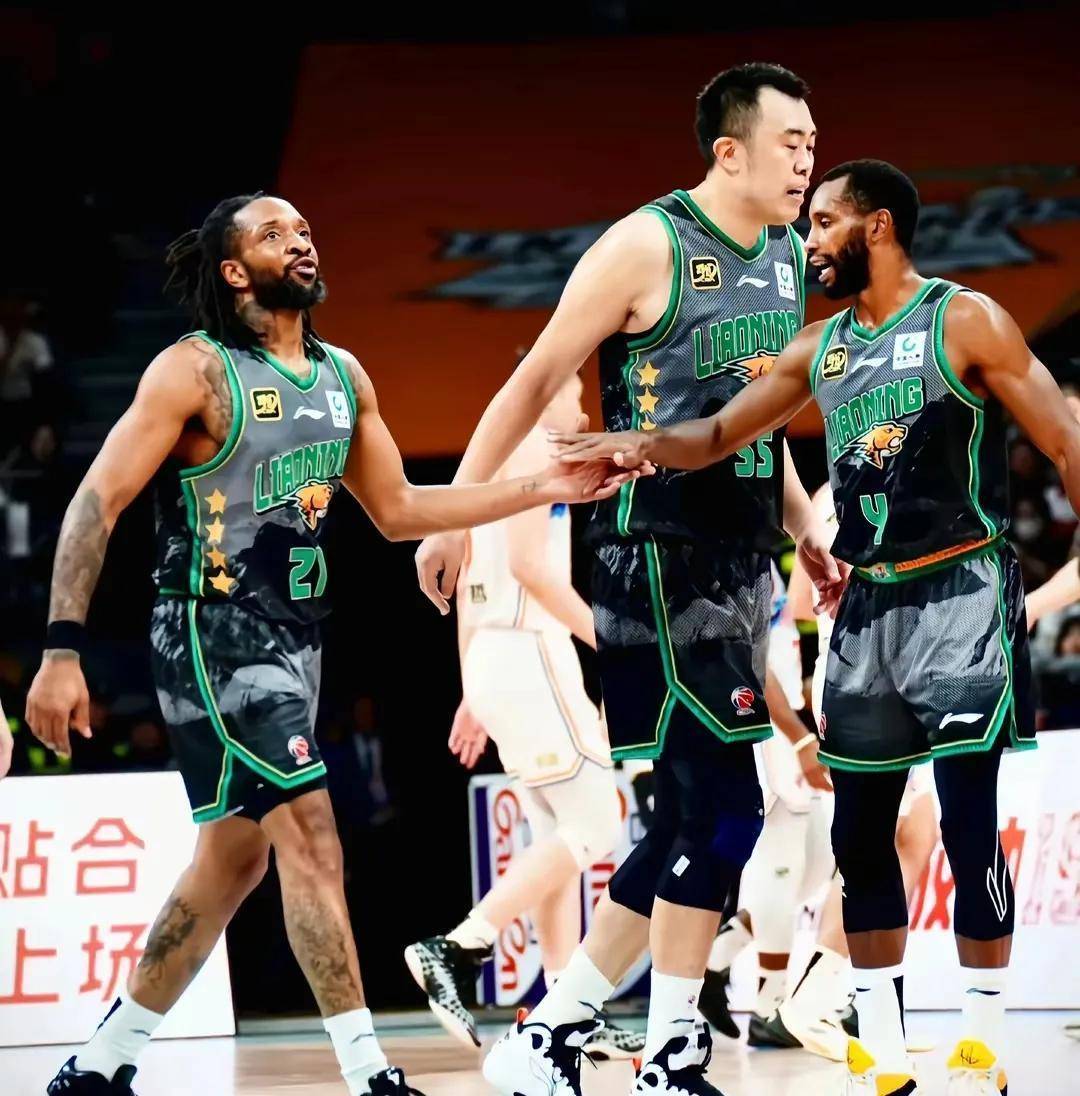 关于粤西金雕队对阵川蜀雷霆队,举重热身赛失利,内线统治篮板——宿敌对话再升级的信息 关于粤西金雕队对阵川蜀雷霆队,举重热身赛失利,内线统治篮板——宿敌对话再升级的信息