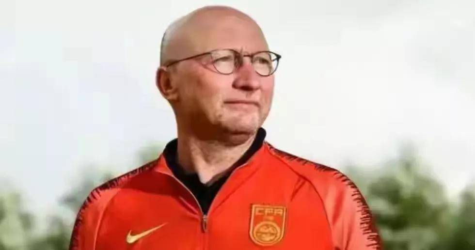 亚博-凯恩遭遇七持续失利，塞尔维亚队教练压力巨大！热度持续攀升(伊朗与以色列军事谁强)